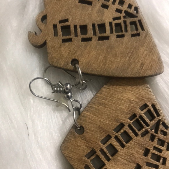 Egyptian wooden earrings brown - Picture 3 of 3